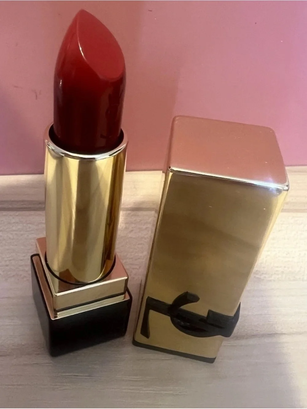 YSL ❤️ ROUGE pur coutour red satin RM 62x 401.  Lipstick NEW